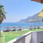Mantzaris Appartments شقة