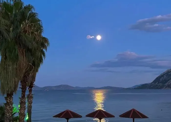 Mantzaris Appartments شقة