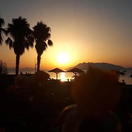 Mantzaris Appartments *